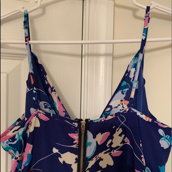 Dress - Picture 4 of 4